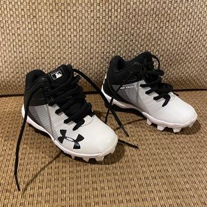 Toddler Size 8 baseball cleats